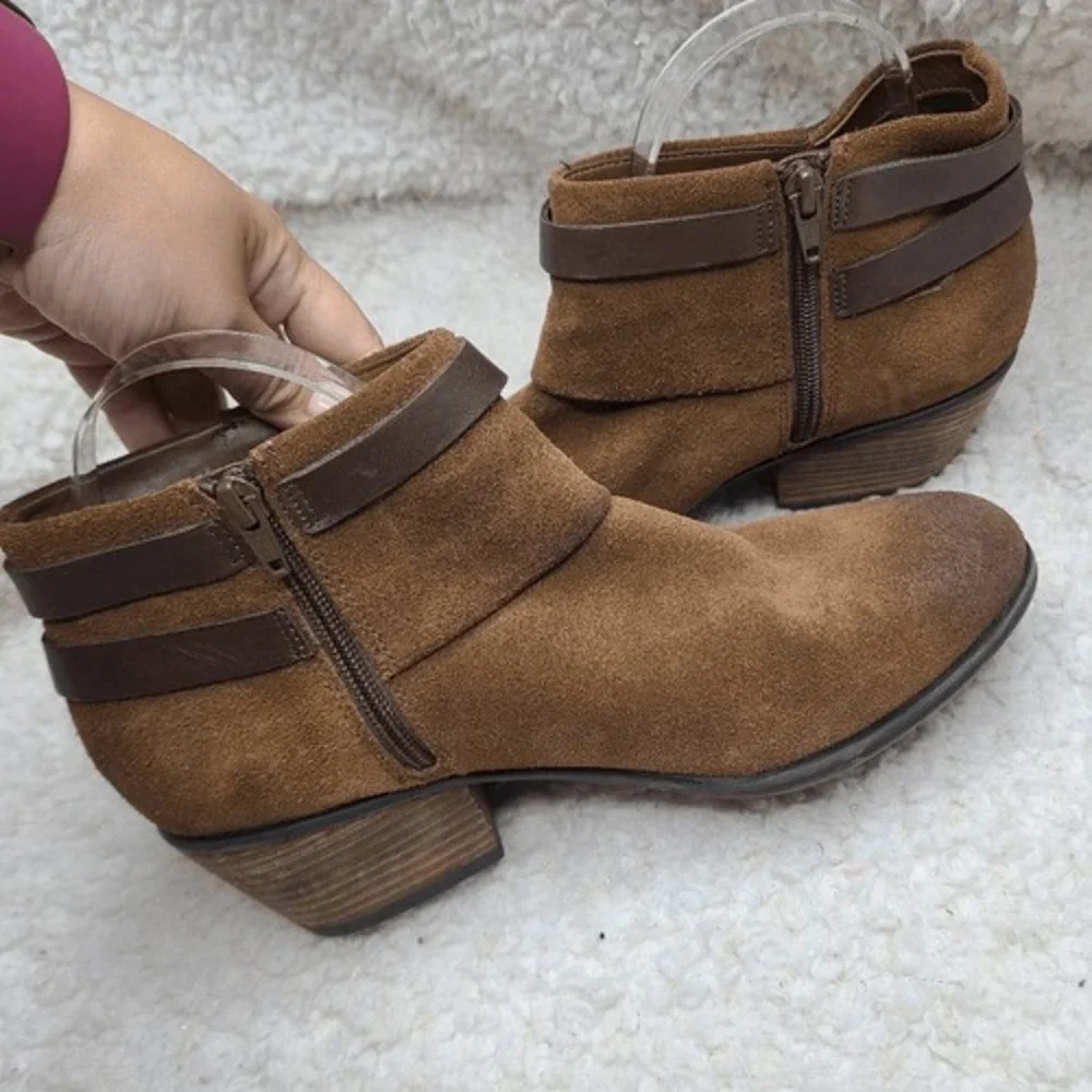 Clarks Briwn Suede Western Inspired Ankle Boots sz‎ 9.5